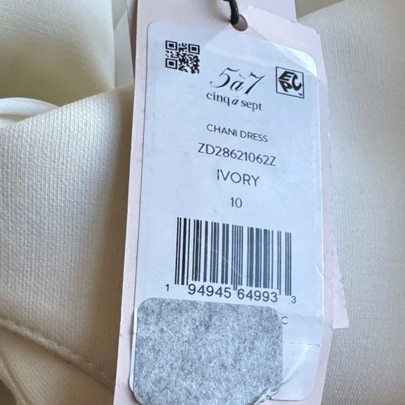 cinq à sept Ivory Label Detail Dress - Picture 9 of 9